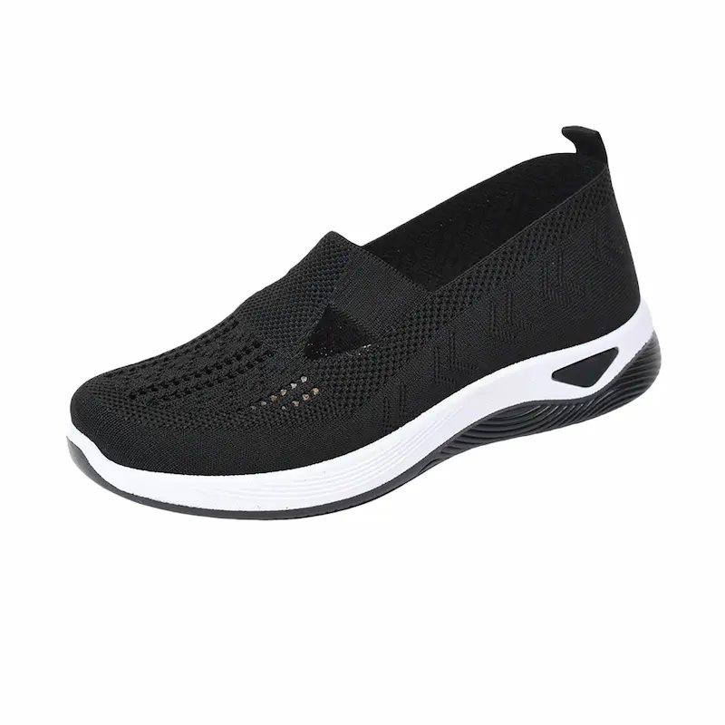 Imagem de um tenis tênis ortopédicos com velcro para idosos, cor preta com solado branco
